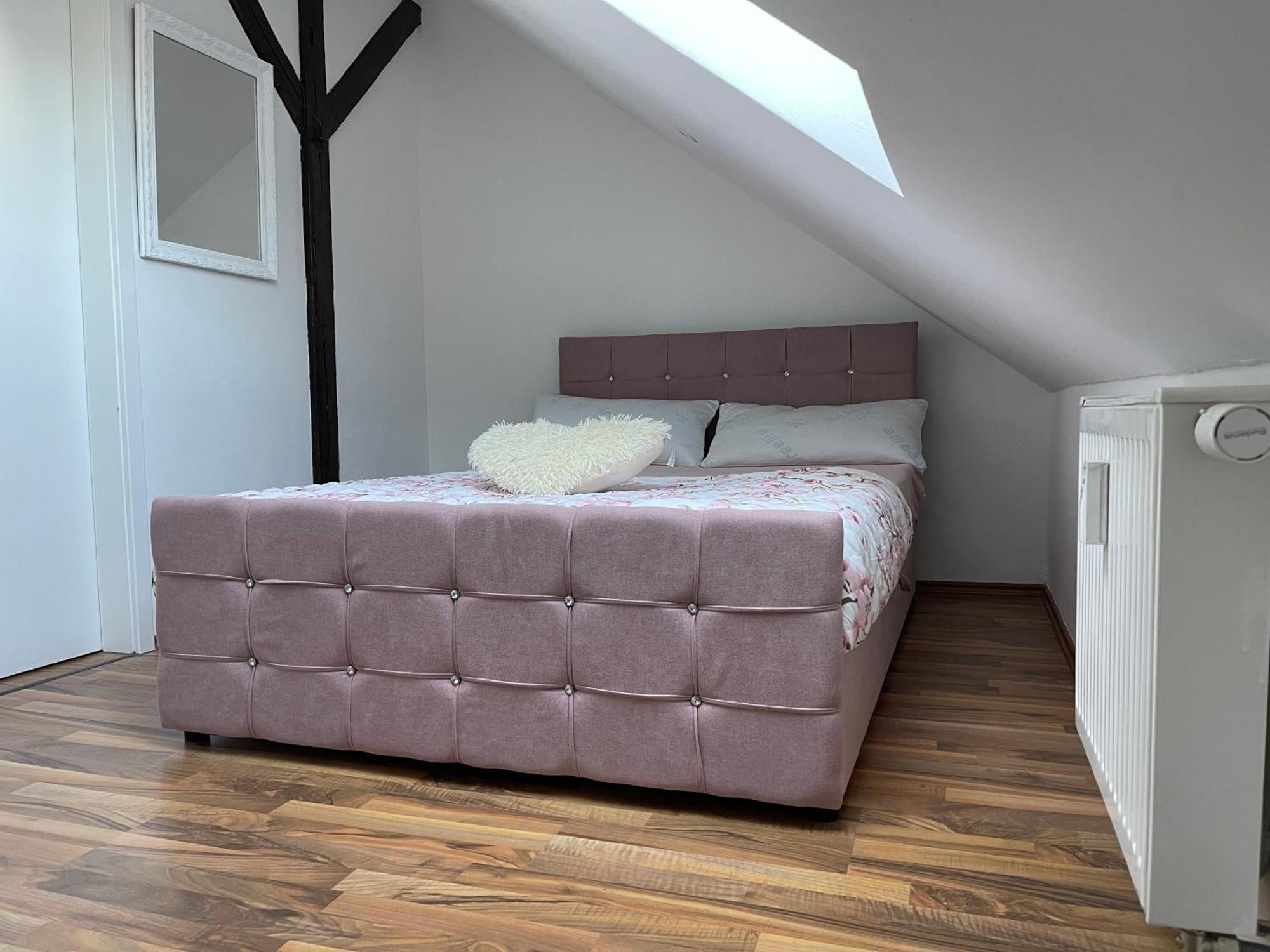Geraeumige 3-Zimmer-Ferienwohnung Im Herzen Von Касел Екстериор снимка