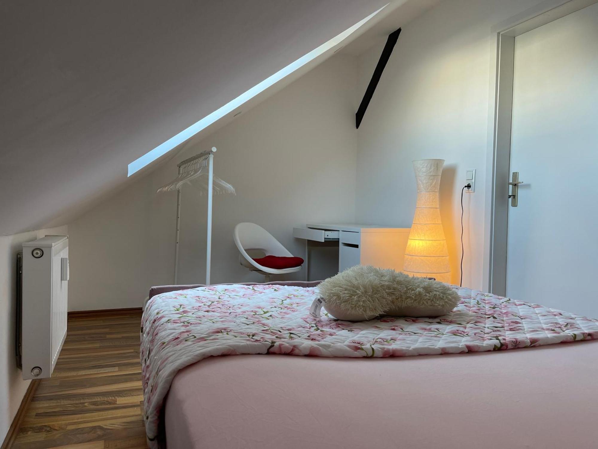 Geraeumige 3-Zimmer-Ferienwohnung Im Herzen Von Касел Екстериор снимка