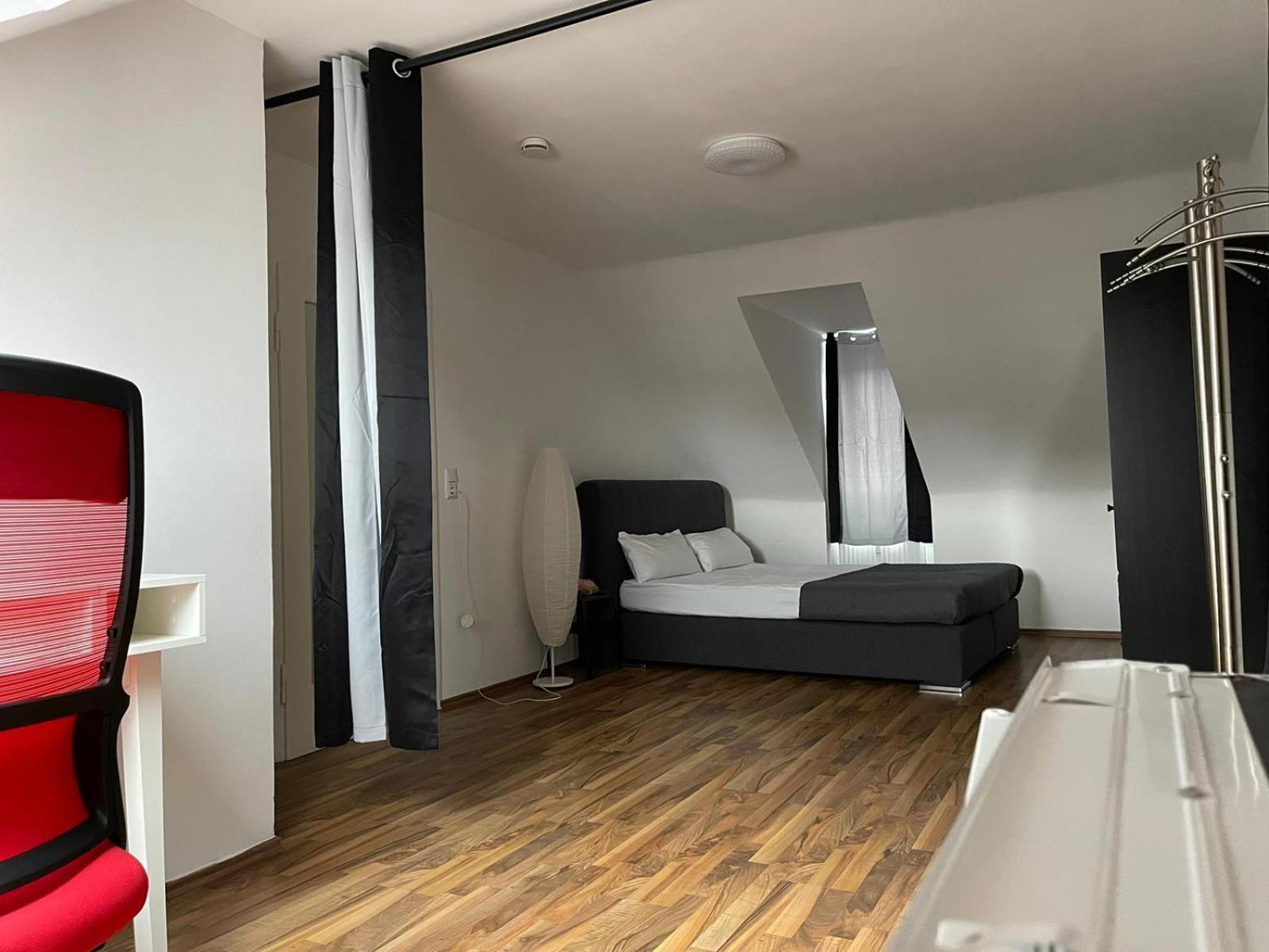 Geraeumige 3-Zimmer-Ferienwohnung Im Herzen Von Касел Екстериор снимка