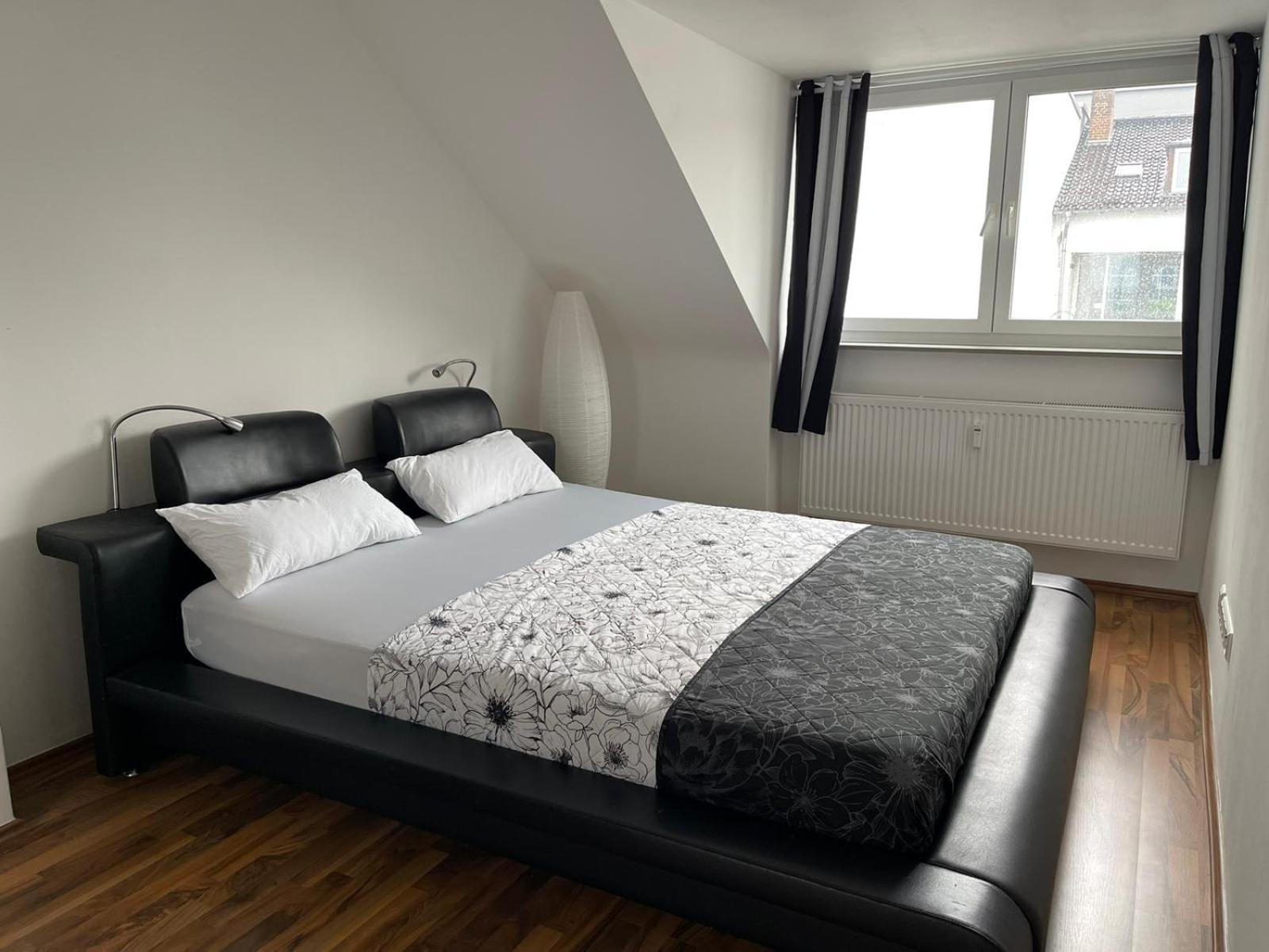 Geraeumige 3-Zimmer-Ferienwohnung Im Herzen Von Касел Екстериор снимка