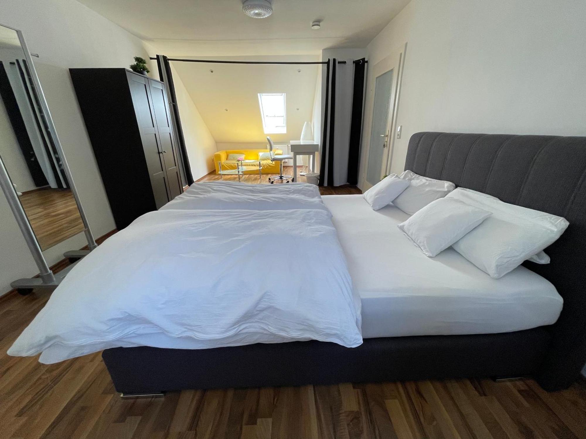 Geraeumige 3-Zimmer-Ferienwohnung Im Herzen Von Касел Екстериор снимка