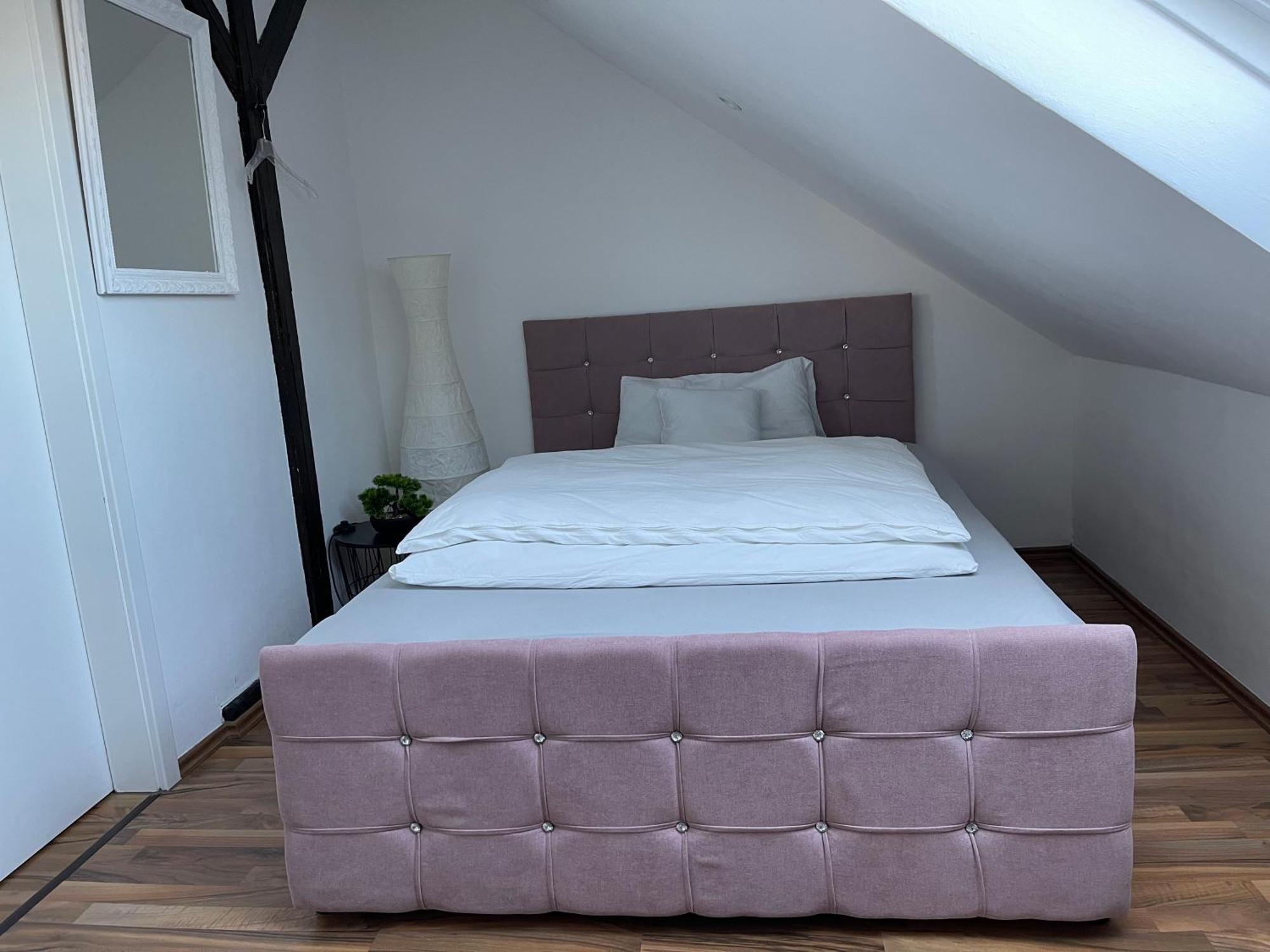 Geraeumige 3-Zimmer-Ferienwohnung Im Herzen Von Касел Екстериор снимка