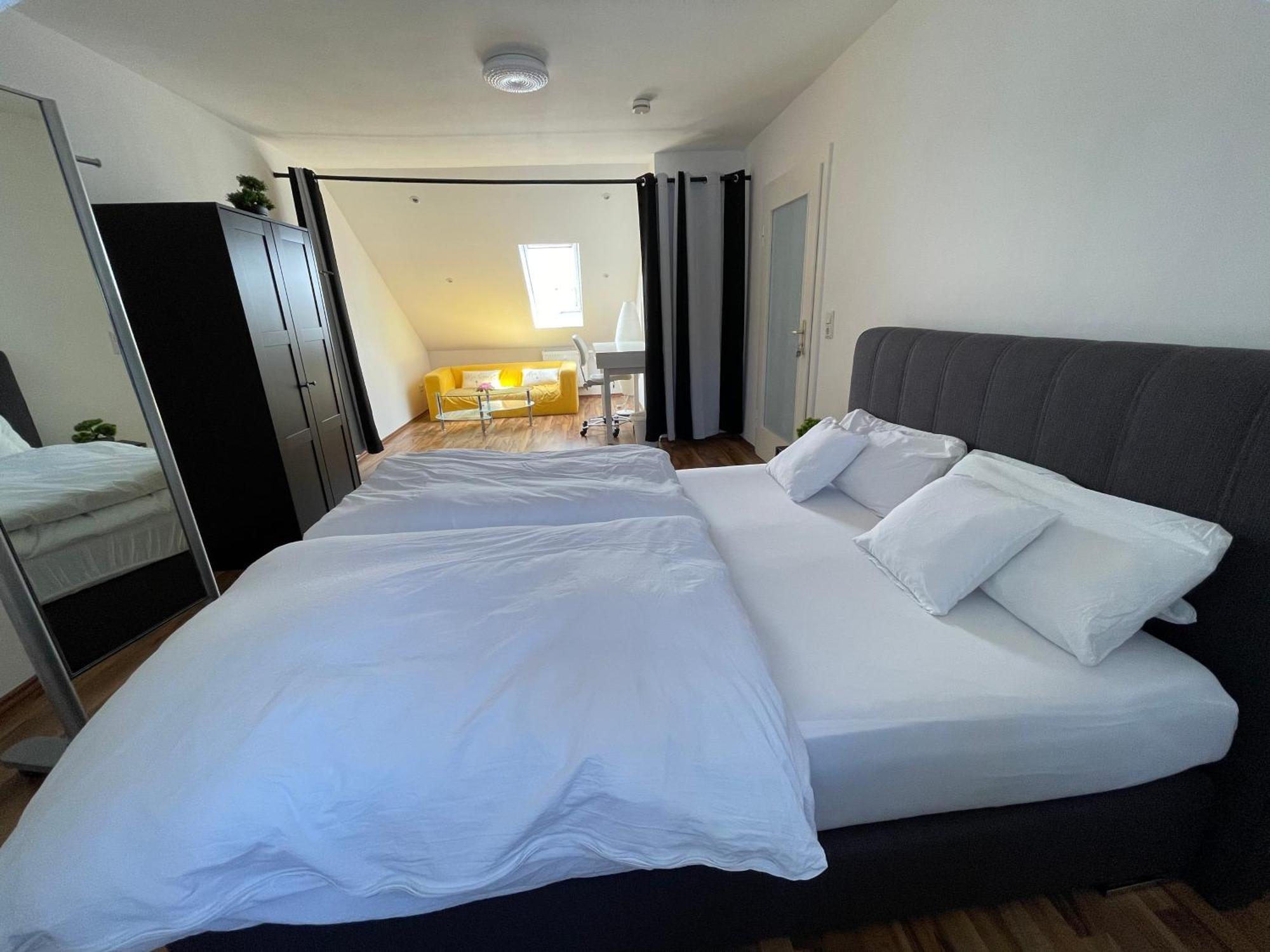 Geraeumige 3-Zimmer-Ferienwohnung Im Herzen Von Касел Екстериор снимка
