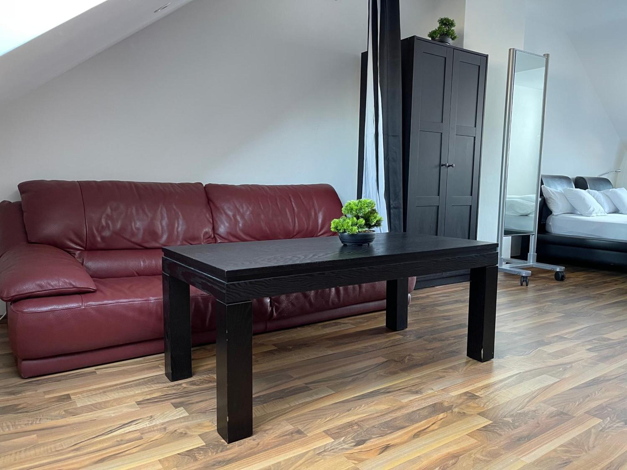 Geraeumige 3-Zimmer-Ferienwohnung Im Herzen Von Касел Екстериор снимка